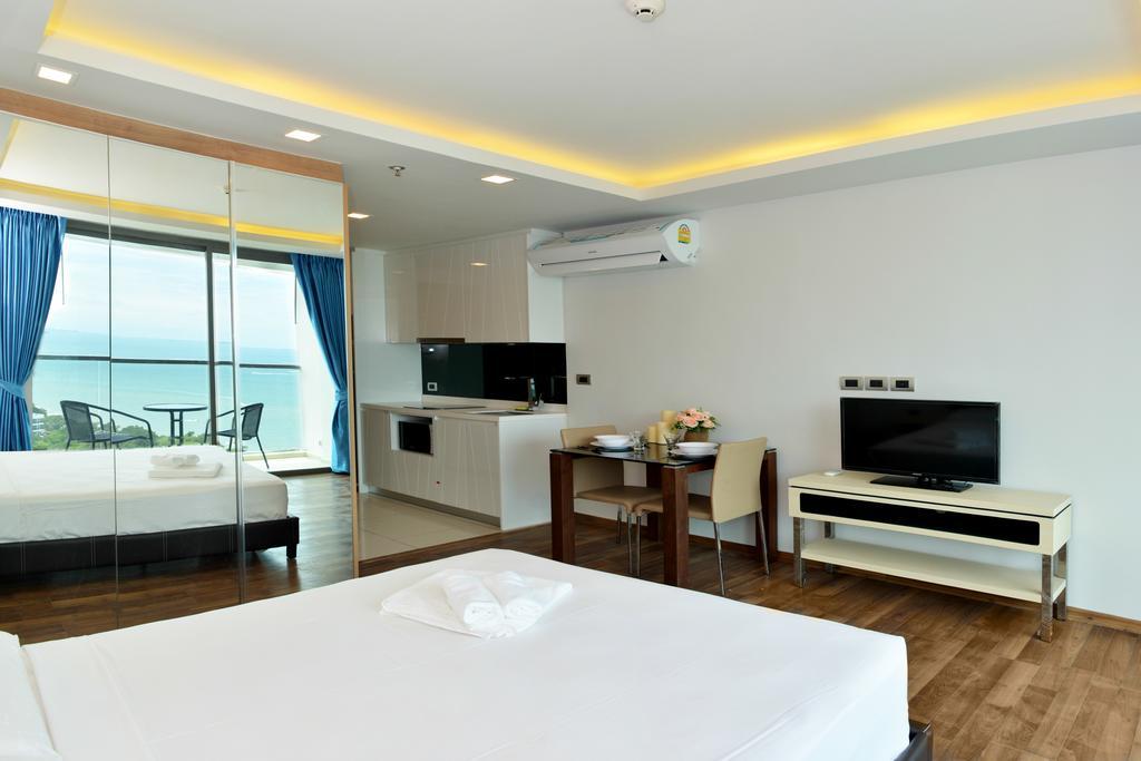 Peak Towers Condominium Pattaya Exterior photo