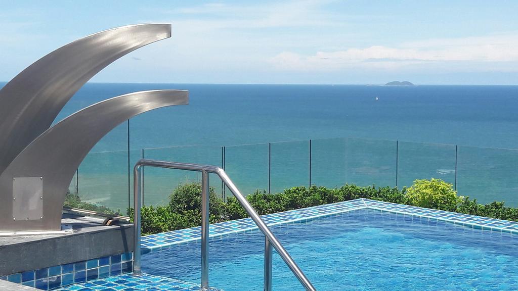 Peak Towers Condominium Pattaya Exterior photo