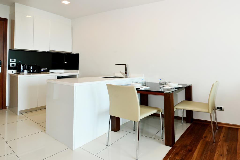 Peak Towers Condominium Pattaya Exterior photo
